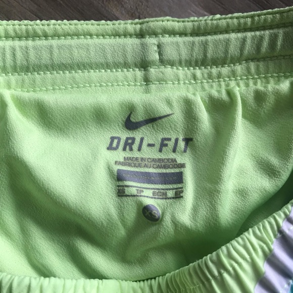Nike Running Shorts - Picture 3 of 3